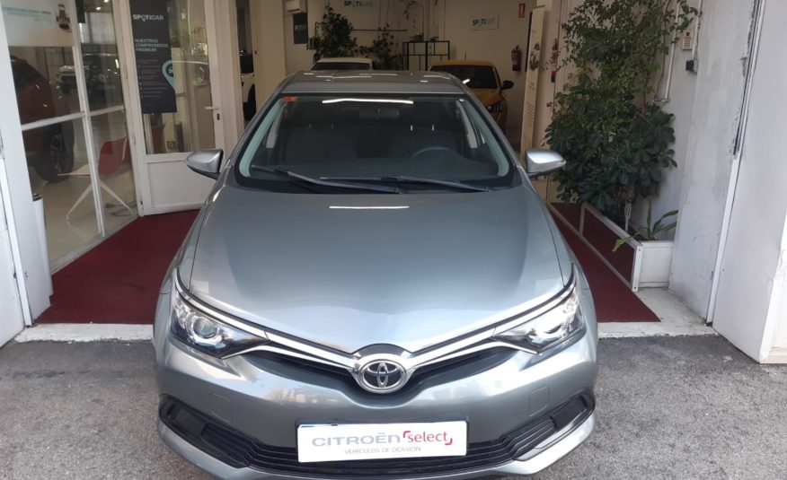TOYOTA Auris 1.4 90D BUSINESS