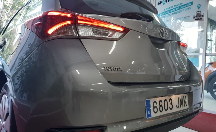 TOYOTA Auris 1.4 90D BUSINESS
