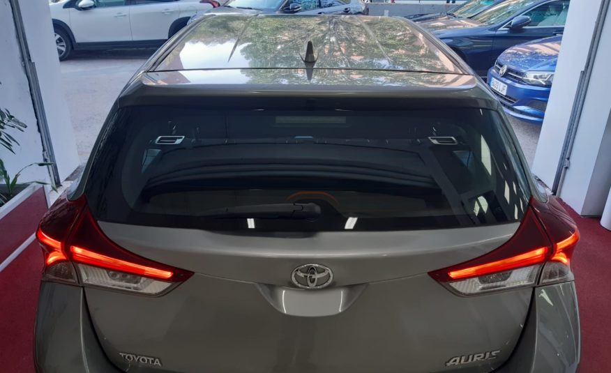 TOYOTA Auris 1.4 90D BUSINESS