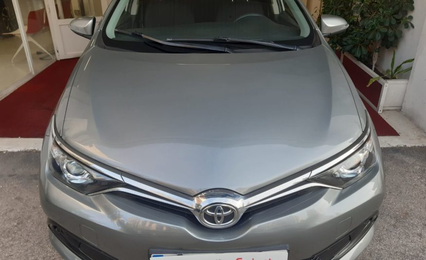 TOYOTA Auris 1.4 90D BUSINESS