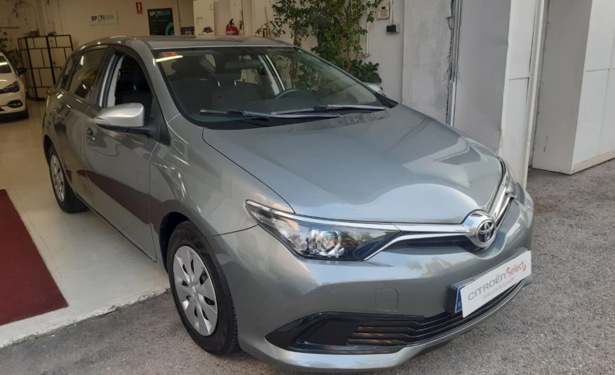 TOYOTA Auris 1.4 90D BUSINESS