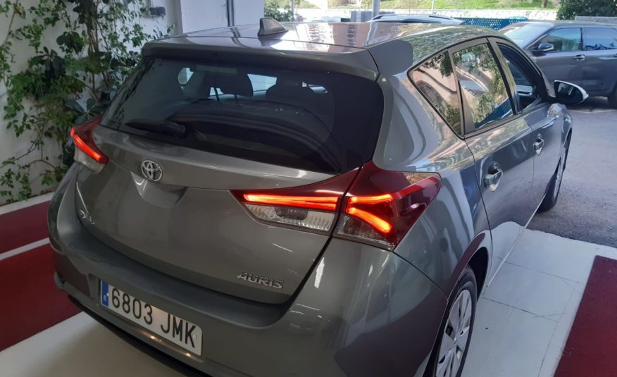 TOYOTA Auris 1.4 90D BUSINESS