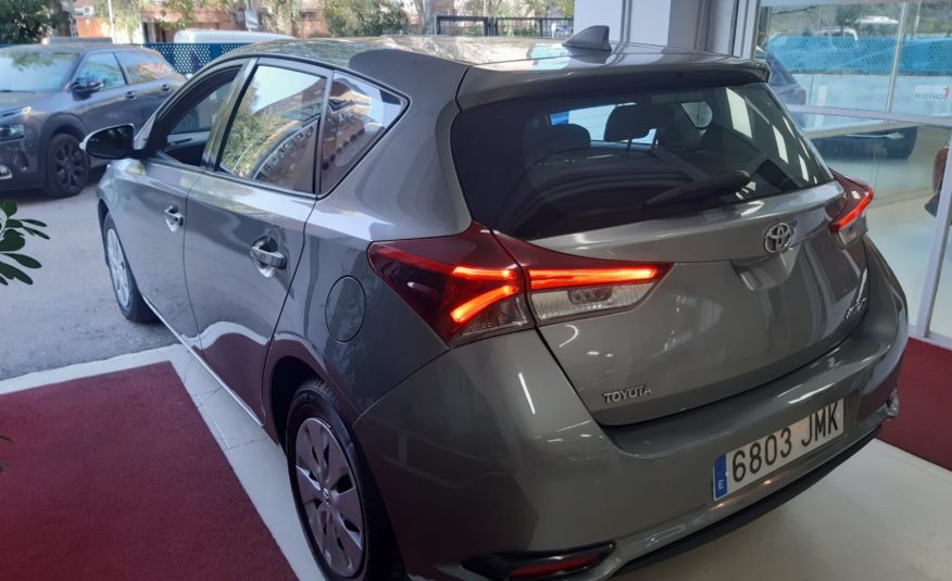 TOYOTA Auris 1.4 90D BUSINESS